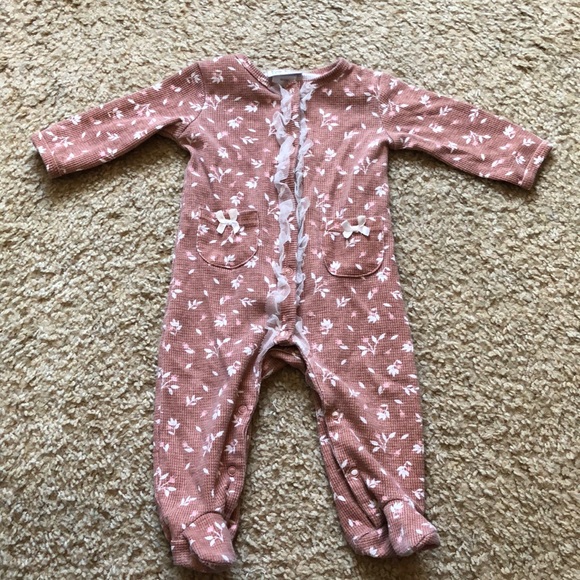Nicole Miller Other - Infant Long Sleeve Footed Bodysuit 6-9M